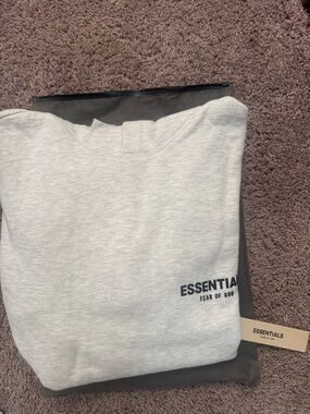 ESSENTIALS Fear of God Light Gray Crewneck Sweatshirt